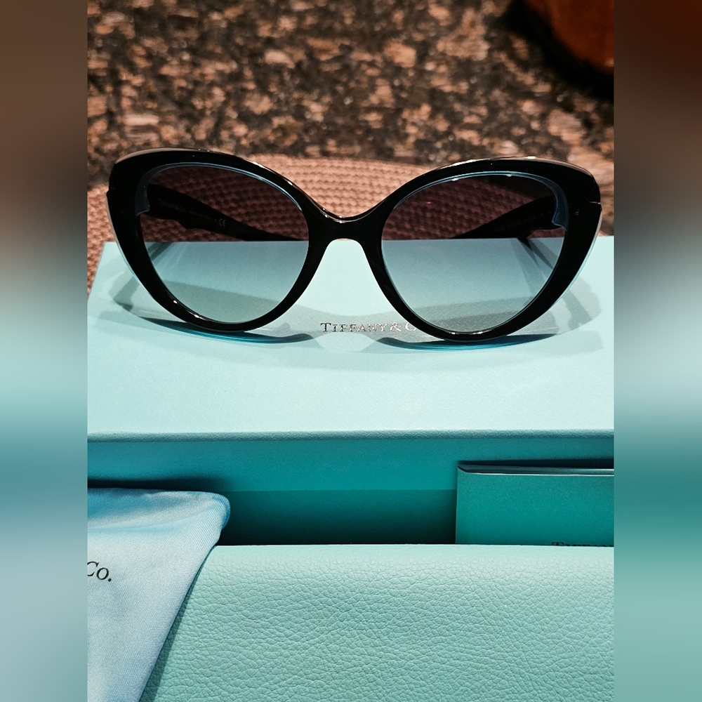 Tiffany sunglasses cat eye, lighty used